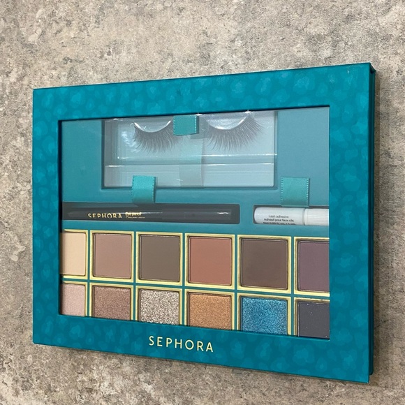Sephora Complete Eye Makeup Palette (False lashes + glue + eyeshadows) - Picture 1 of 3